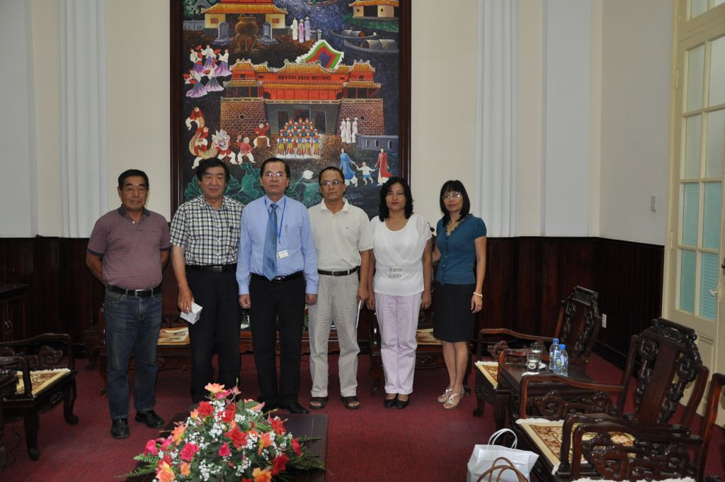 Hue University promotes cooperation with Hopeland Corporation, Japan